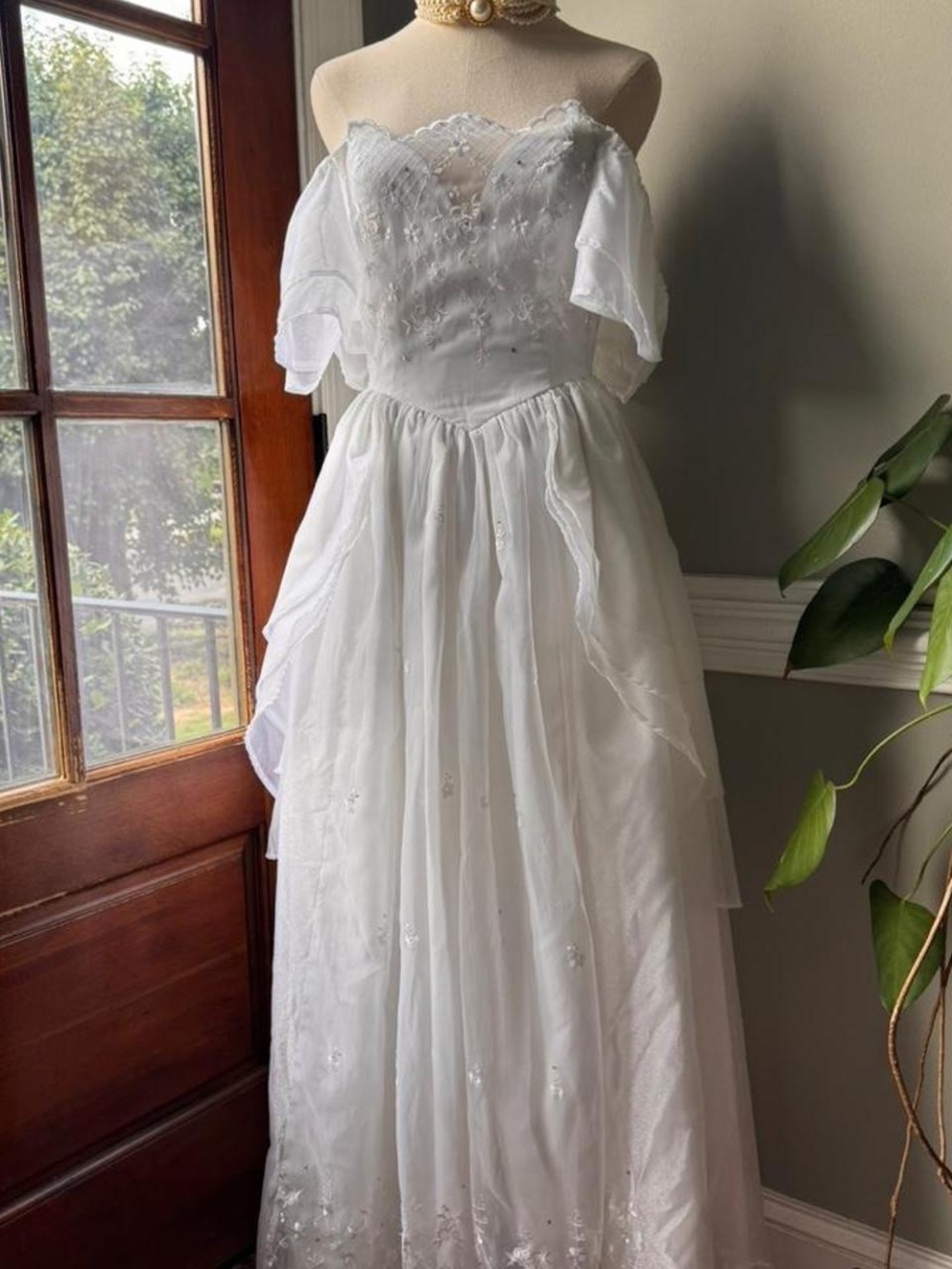 Romantic White Off-Shoulder Maxi Dress with Embroidered Bodice
